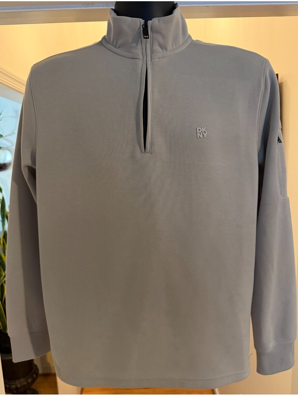DKNY Men's 1/4 Quarter Zip Pullover Sweatshirt Gray Medium Sleeve Pocket